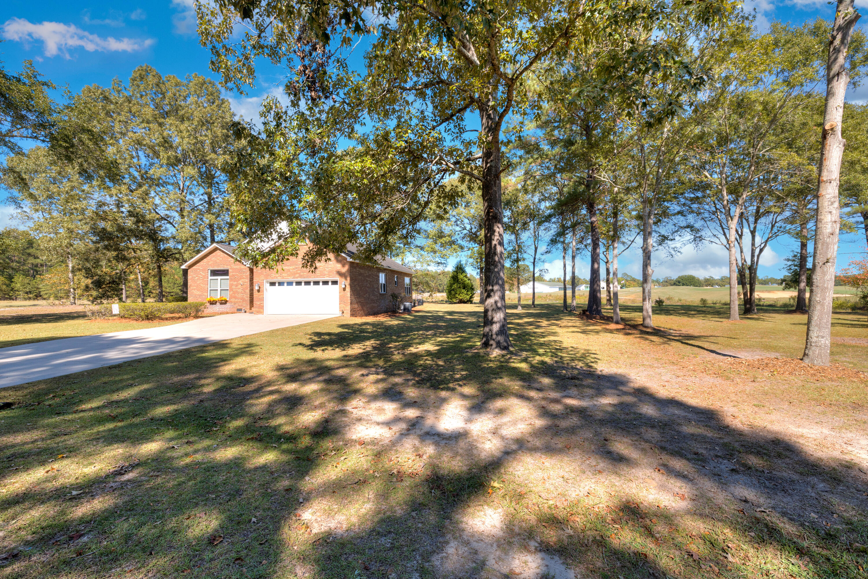 830 Bentwood Circle Manning, SC 29102 - Photo 4 of 60 SPACIOUS LOT