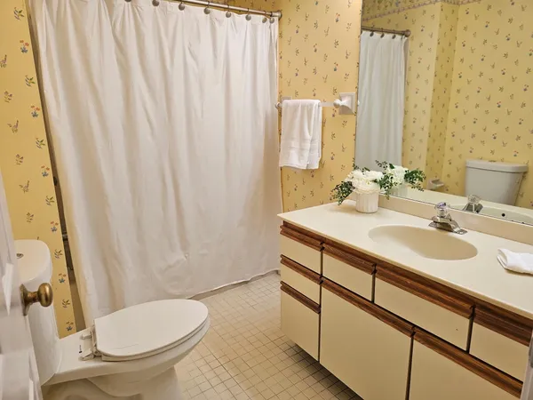 $489,000 | 16 Walden Pond Drive, Nashua, NH 03064