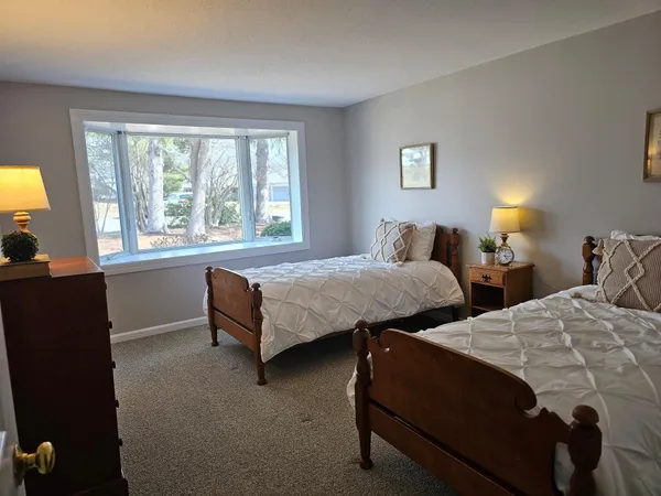 $489,000 | 16 Walden Pond Drive, Nashua, NH 03064