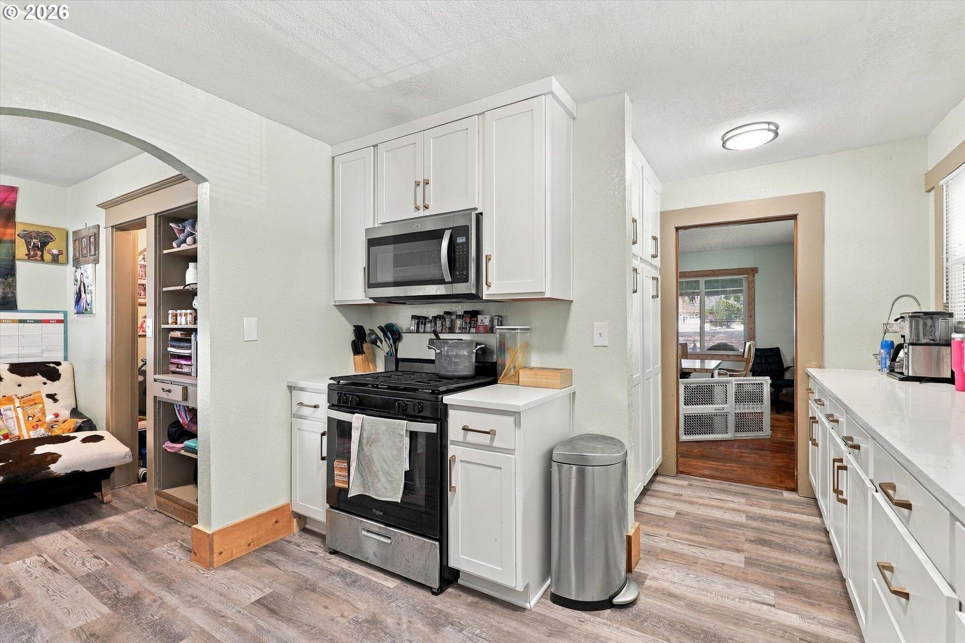 8270 Southwest Sorrento Road Beaverton, OR 97008 - Photo 7 of 47 Gallery Image 7