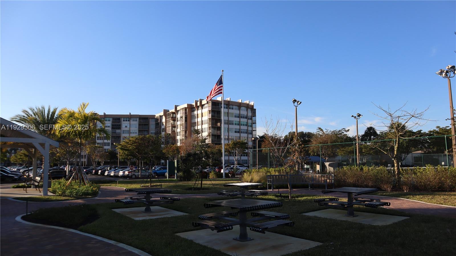 900 St Charles Place, Unit 419 Pembroke Pines, FL 33026 - Photo 3 of 27