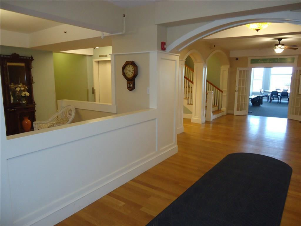 55 Israel Head Road, Unit G2 Ogunquit, ME 03907 - Photo 21 of 32 Lobby area.