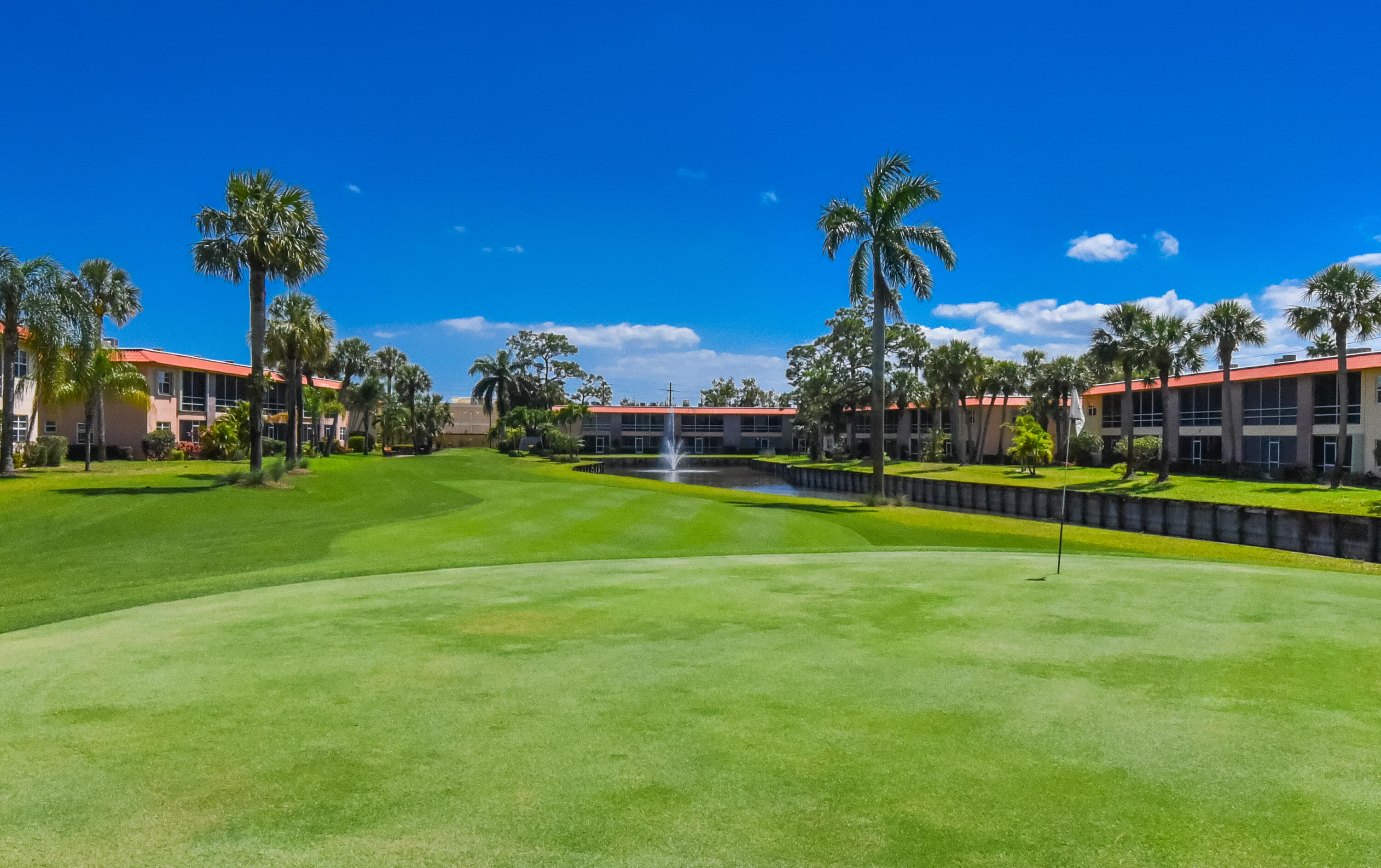 1917 Southwest Palm City Road, Unit I Stuart, FL 34994 - Photo 8 of 42 FREE Golf