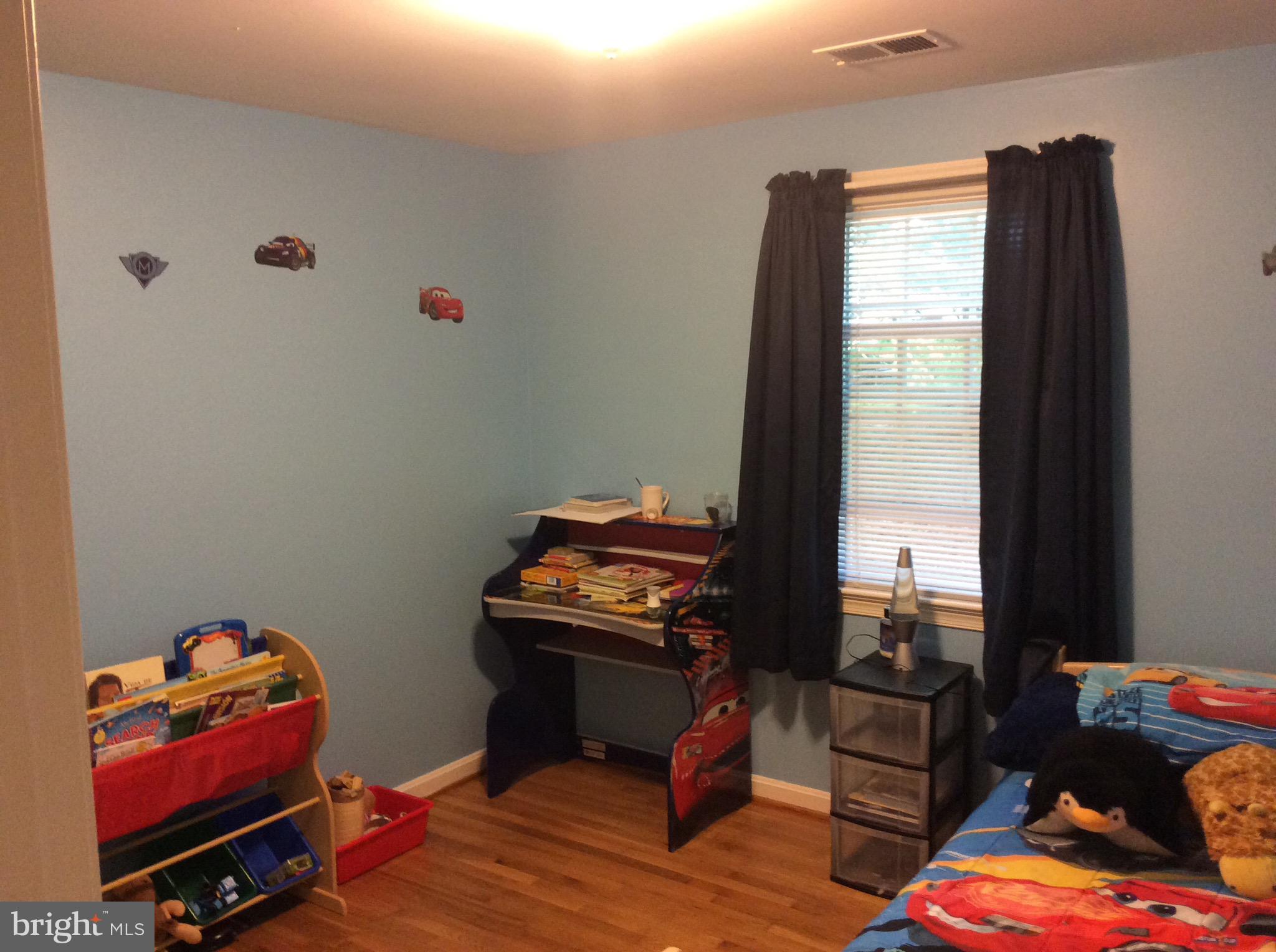 10629 Seneca Spring Way Gaithersburg, MD 20886 - Photo 20 of 27 Bedroom #3, upper level