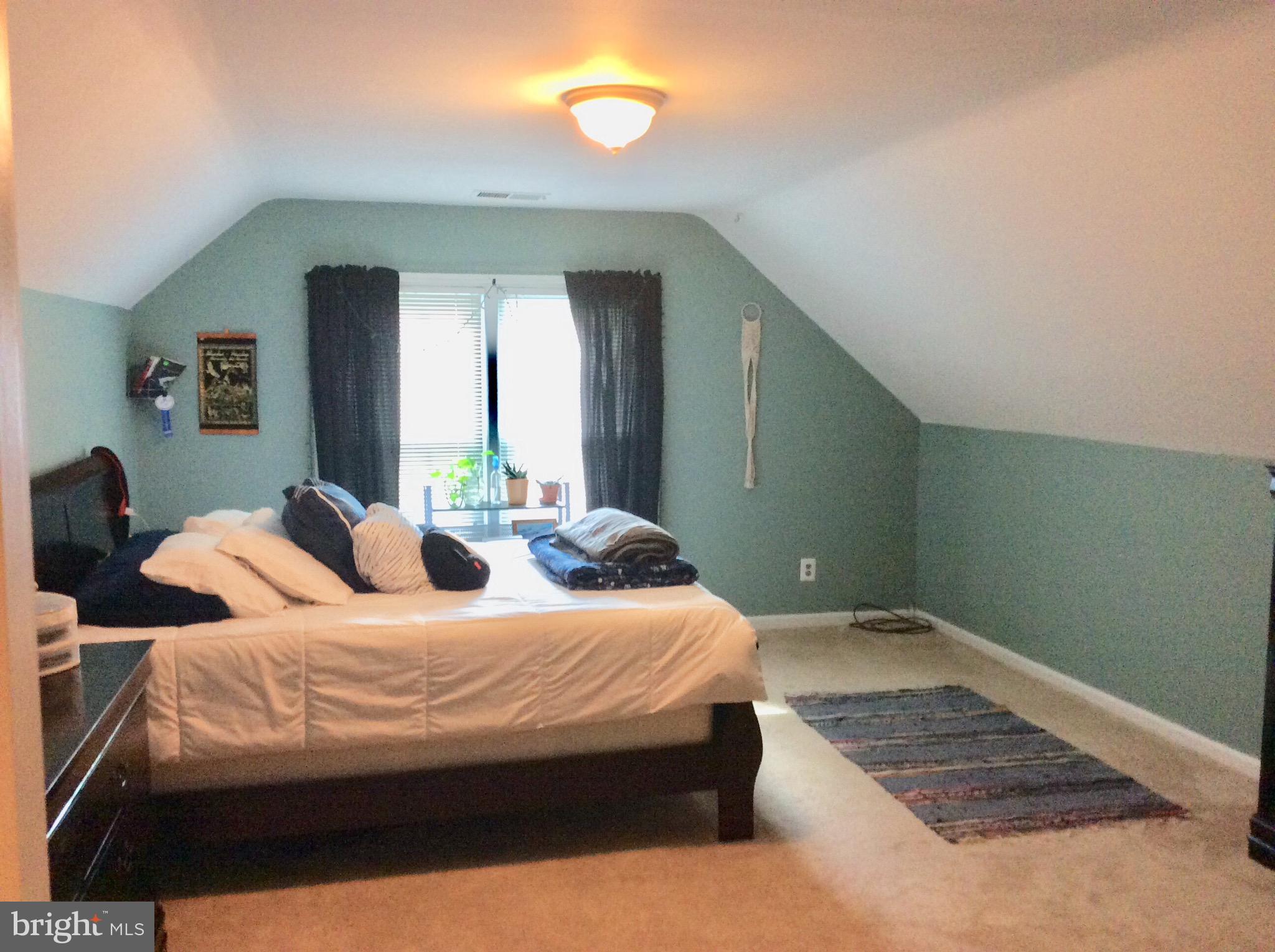 10629 Seneca Spring Way Gaithersburg, MD 20886 - Photo 21 of 27 Bedroom #4, upper level