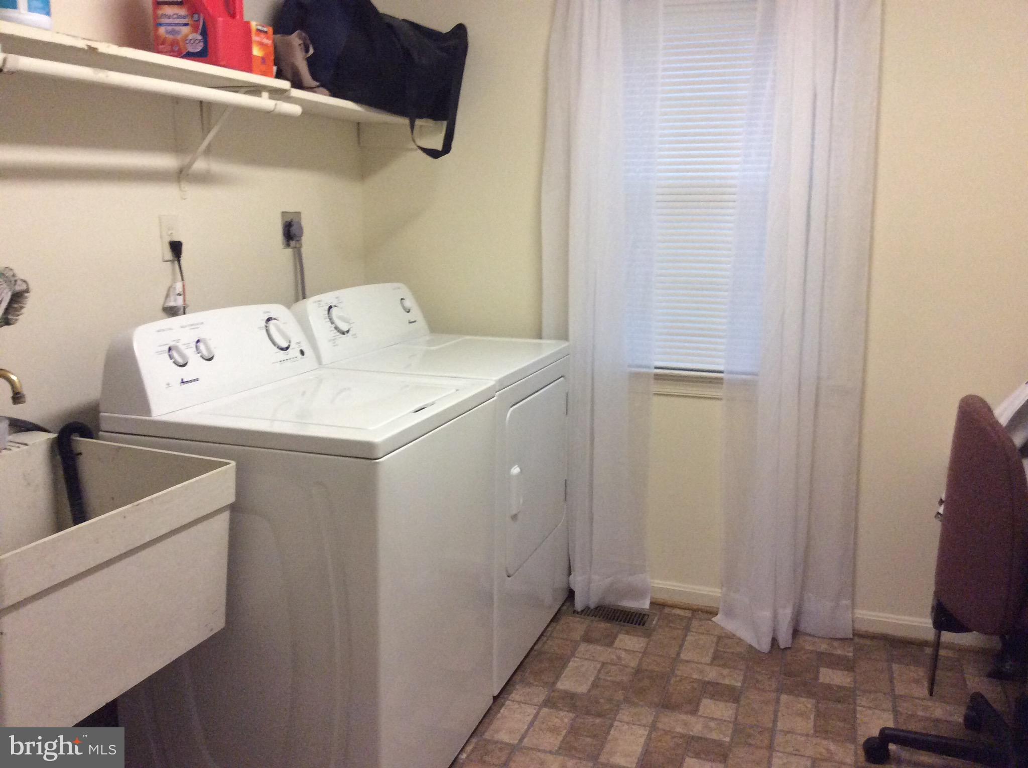10629 Seneca Spring Way Gaithersburg, MD 20886 - Photo 27 of 27 Laundry room