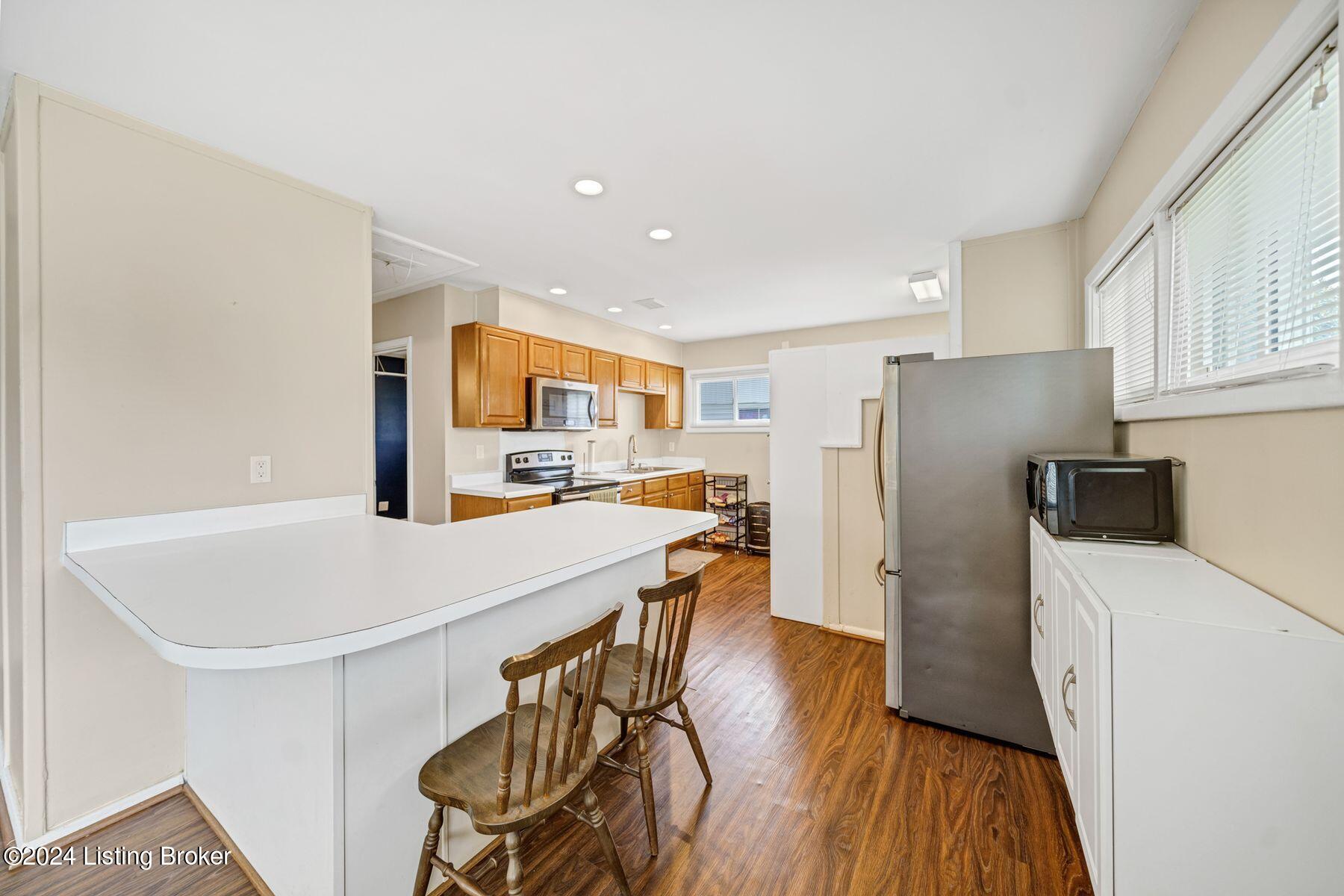 4817 Redstart Road Louisville, KY 40213 - Photo 8 of 36 photo_online_007