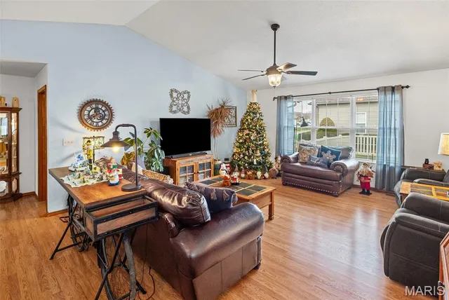 $342,000 | 5194 Depaul Drive, Fairview Heights, IL 62208