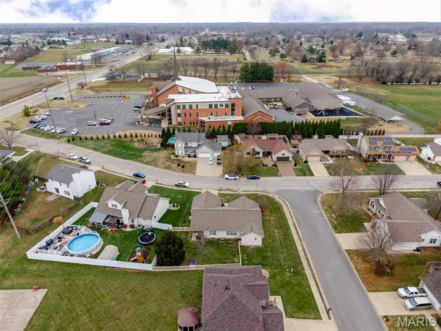 $342,000 | 5194 Depaul Drive, Fairview Heights, IL 62208