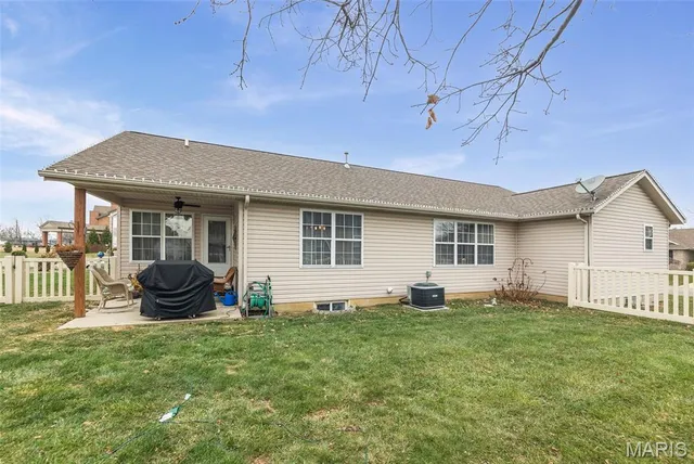 $342,000 | 5194 Depaul Drive, Fairview Heights, IL 62208