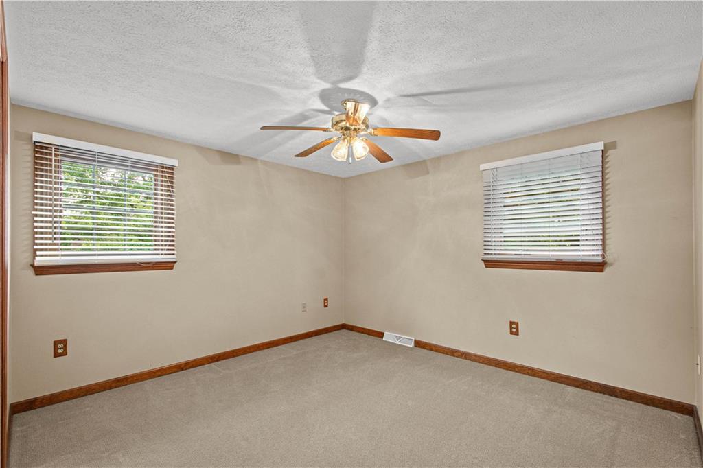 2535 Morton Road Pittsburgh, PA 15241 - Photo 31 of 48