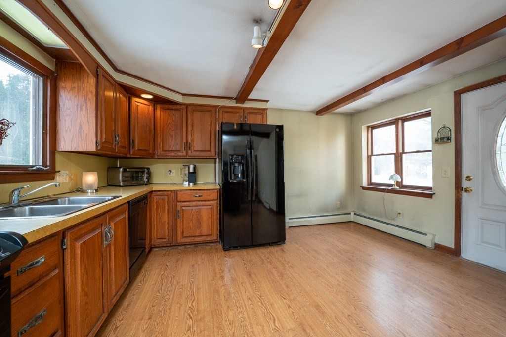 148 Pontoosic Road Westfield, MA 01085 - Photo 4 of 33 Gallery Image 4