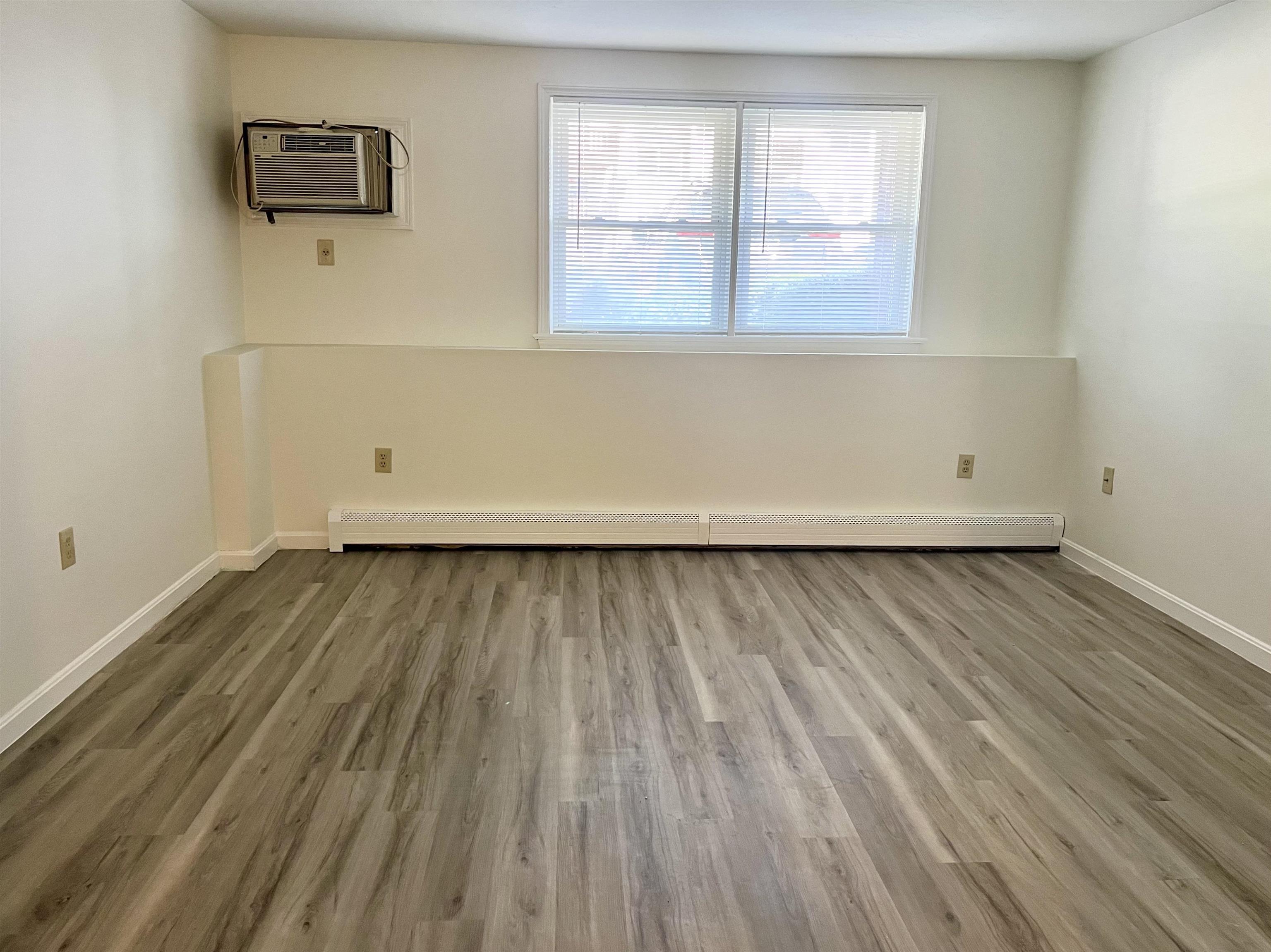 210 Circle Road Manchester, NH 03103 - Photo 7 of 12