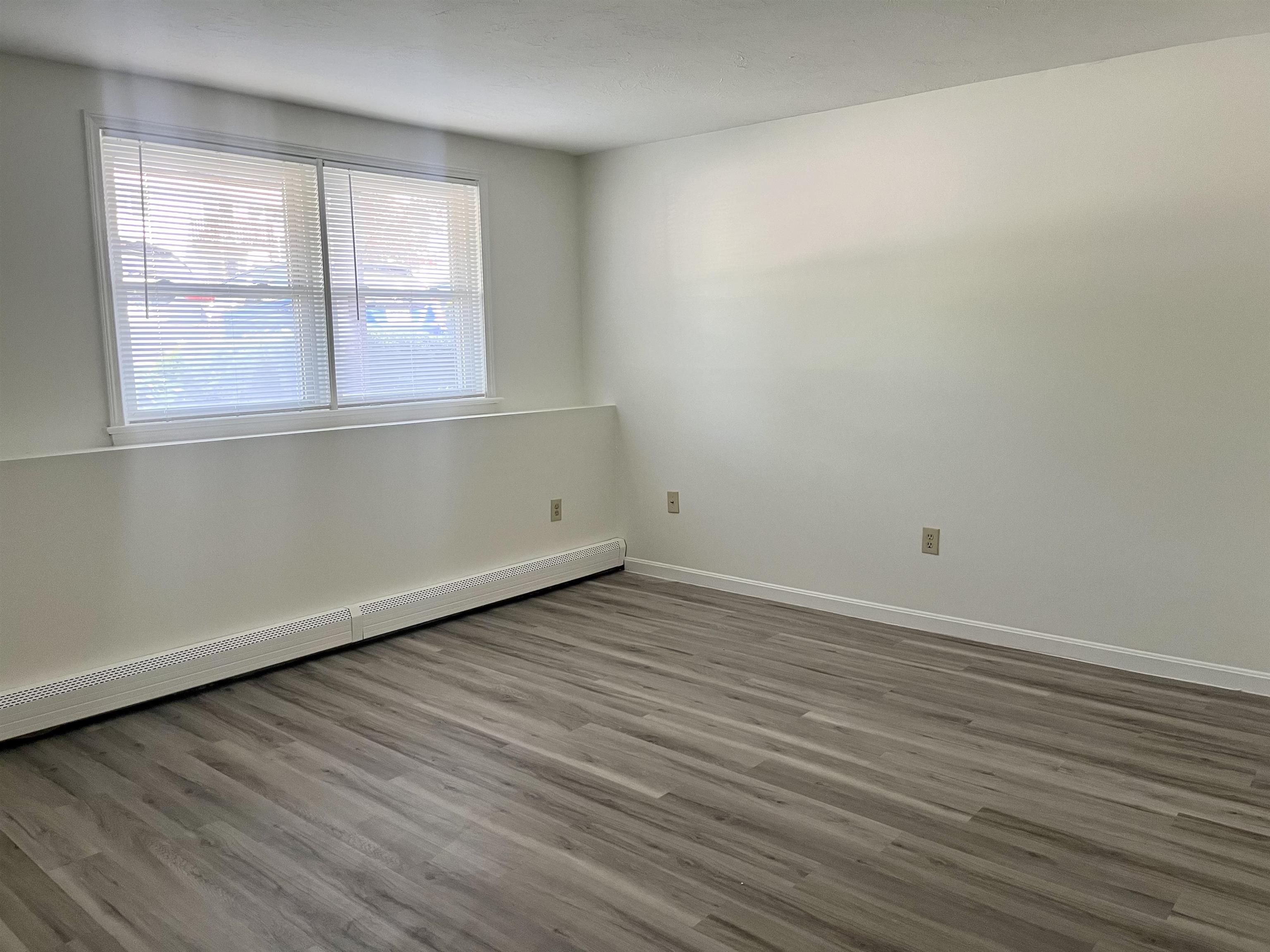 210 Circle Road Manchester, NH 03103 - Photo 8 of 12