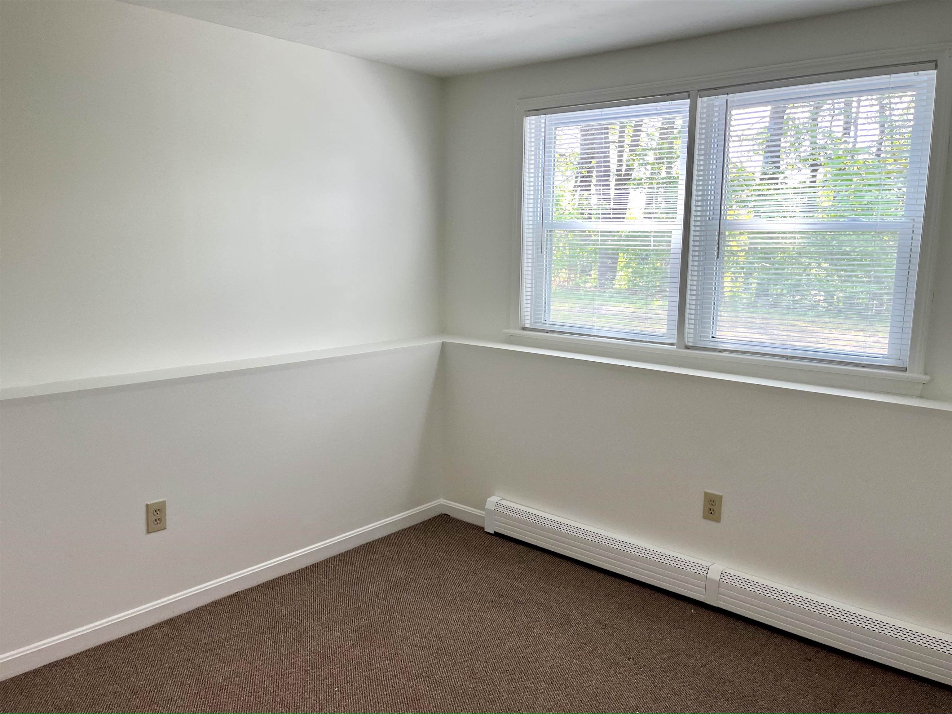 210 Circle Road Manchester, NH 03103 - Photo 9 of 12