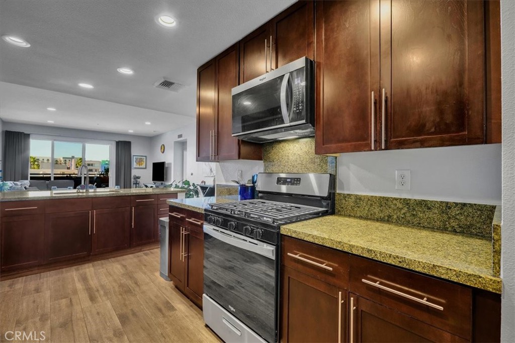 300 East 4th Street, Unit 214 Long Beach, CA 90802 - Photo 23 of 75