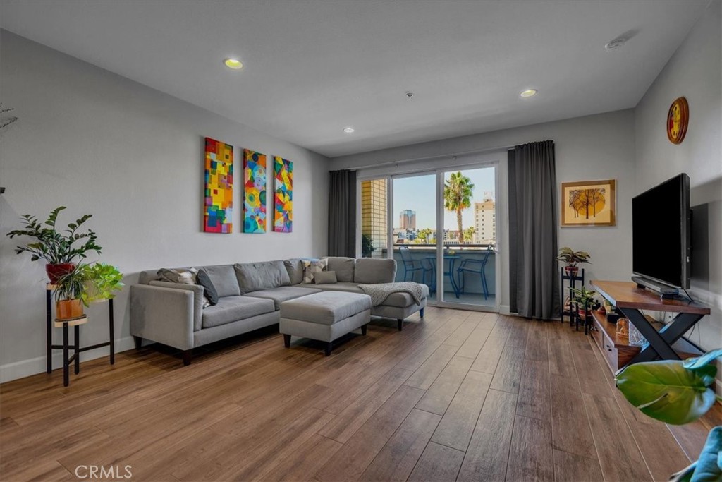 300 East 4th Street, Unit 214 Long Beach, CA 90802 - Photo 28 of 75