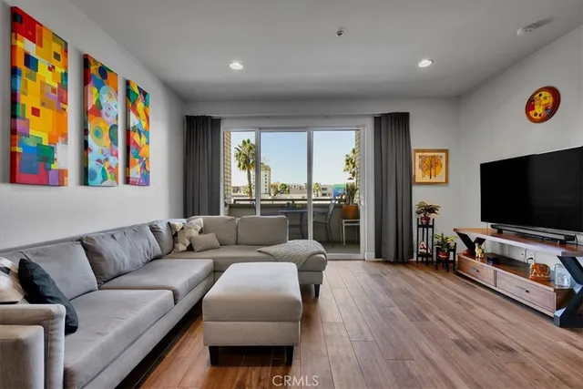 $664,990 | 300 East 4th Street, Unit 214, Long Beach, CA 90802