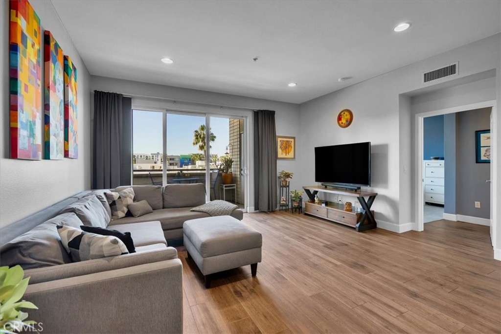 300 East 4th Street, Unit 214 Long Beach, CA 90802 - Photo 30 of 75