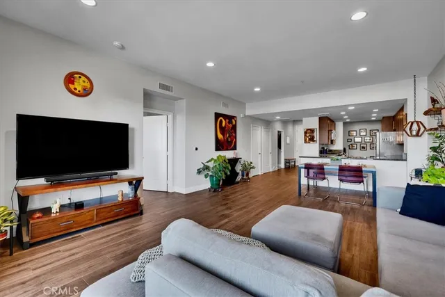 $664,990 | 300 East 4th Street, Unit 214, Long Beach, CA 90802