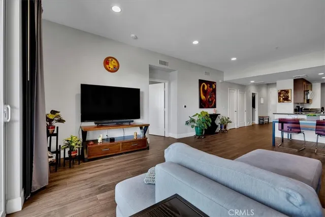 $664,990 | 300 East 4th Street, Unit 214, Long Beach, CA 90802