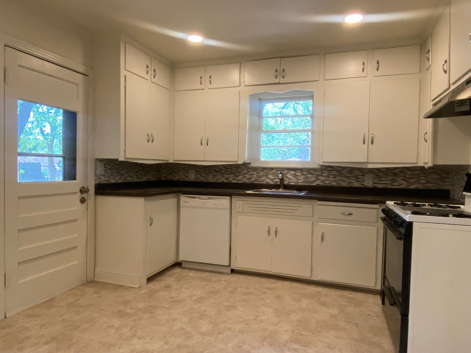 3512 23rd Street Lubbock, TX 79410 - Photo 7 of 19 Photo 7