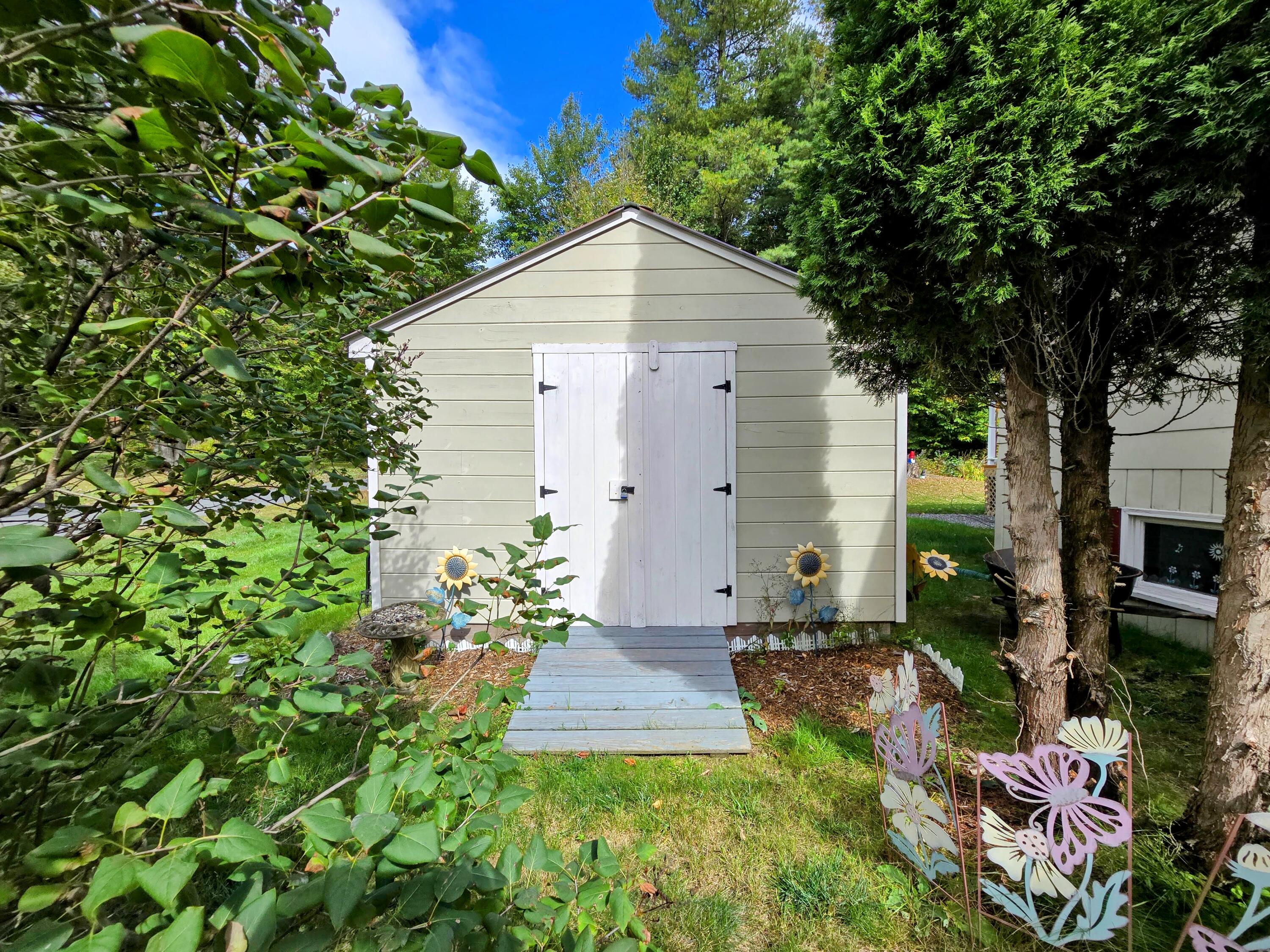 23 Belleview Drive Jay, ME 04239 - Photo 12 of 90 20240927_134544-EDIT