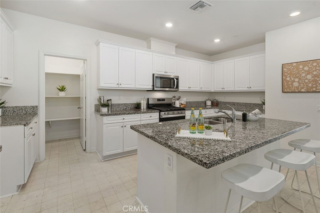 7640 Sweet Rnch Circle Riverside, CA 92507 - Photo 17 of 36 Gallery Image 17