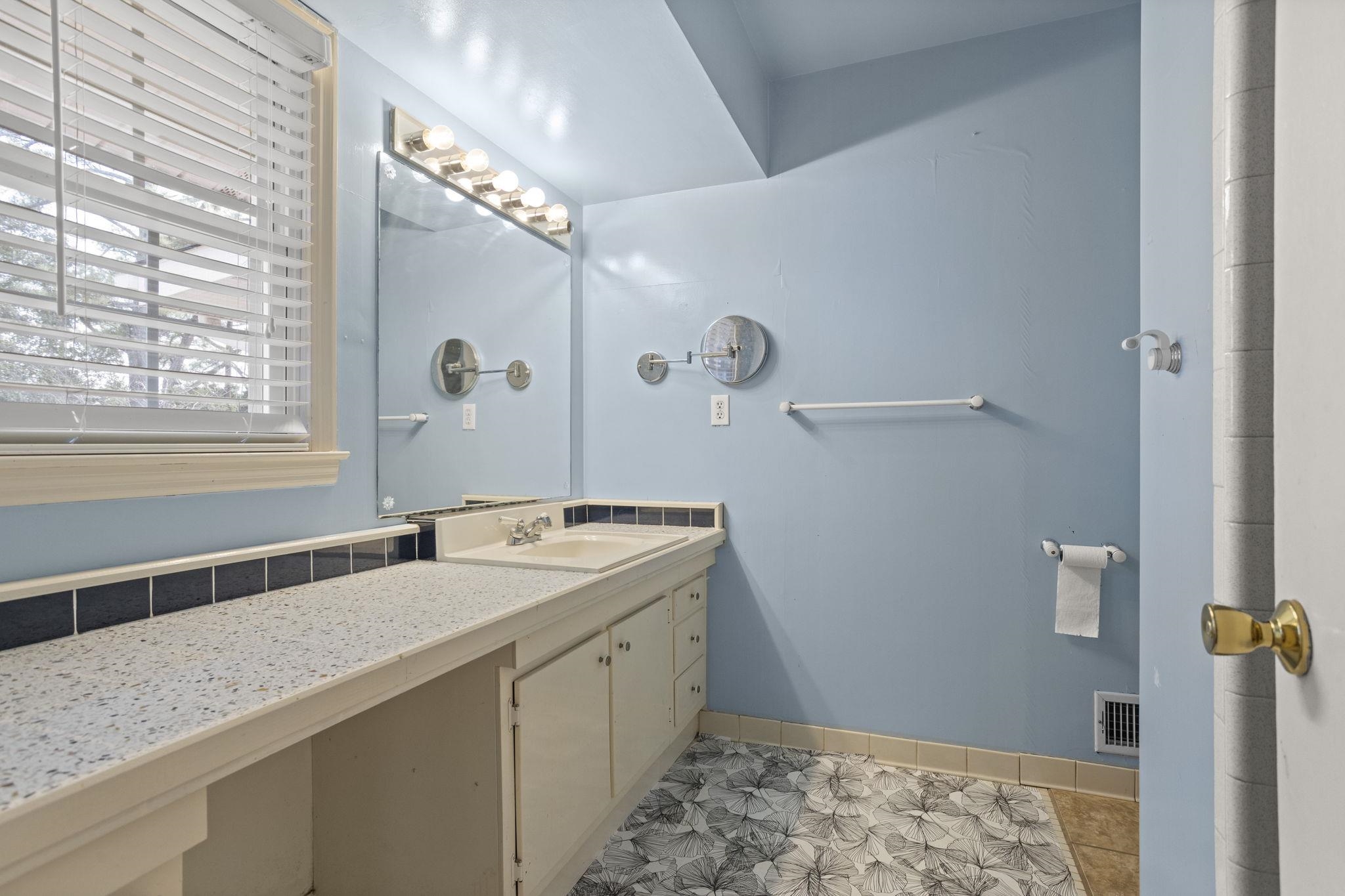 457 Hawthorne Road Spartanburg, SC 29303 - Photo 11 of 27