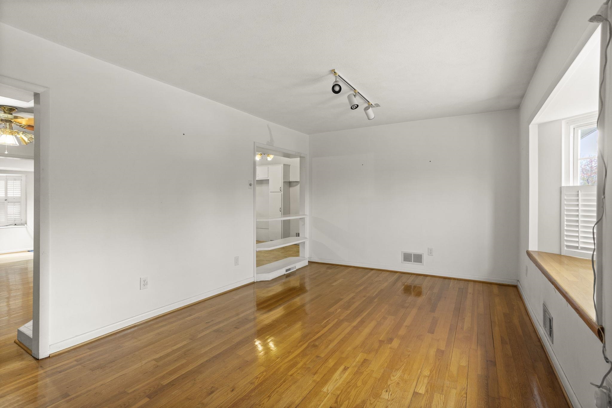 457 Hawthorne Road Spartanburg, SC 29303 - Photo 4 of 27