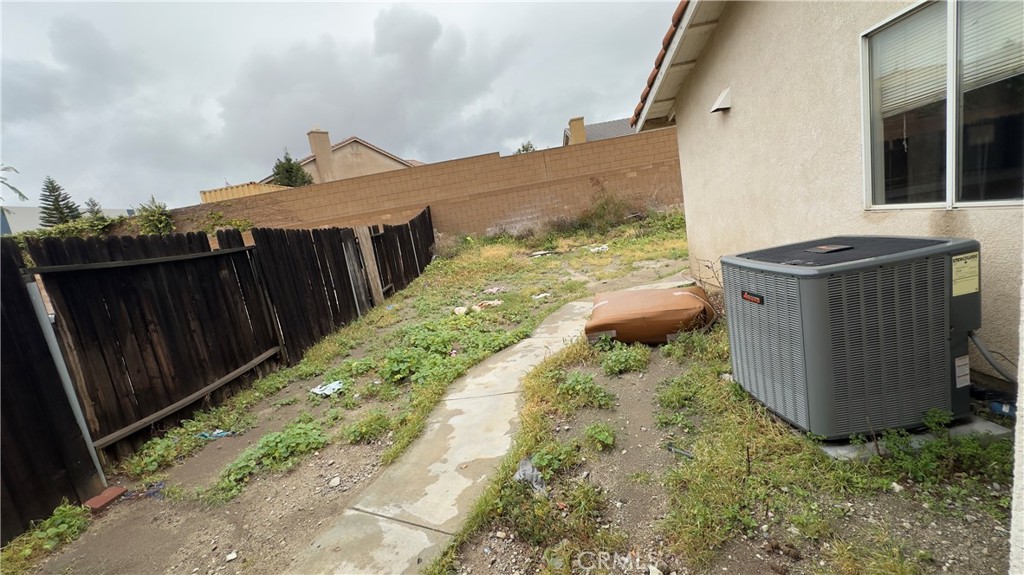 2643 North Fitzsimmons Avenue Rialto, CA 92377 - Photo 5 of 21