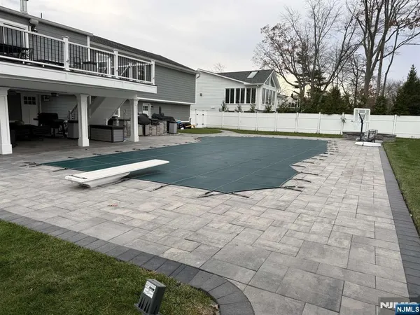 $1,689,999 | 277 Columbia Terrace, Paramus, NJ 07652