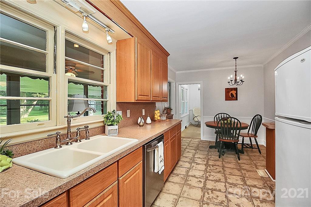 5423 Elizabeth Road Charlotte, NC 28269 - Photo 14 of 41 Gallery Image 14