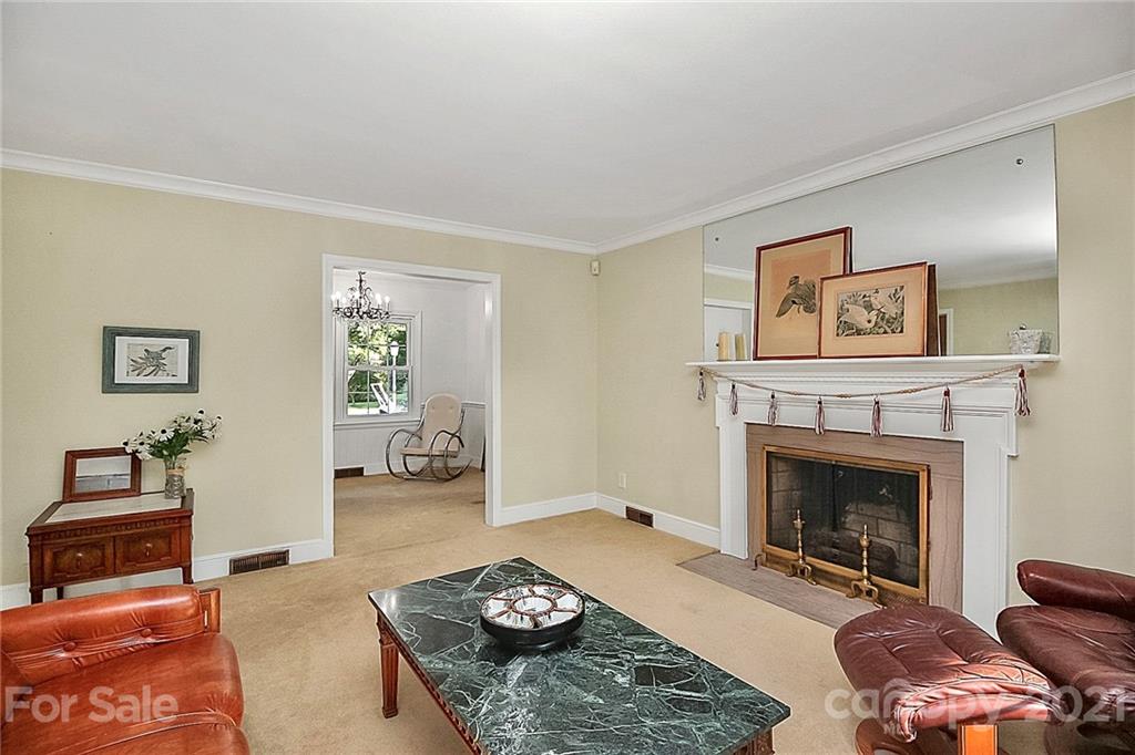 5423 Elizabeth Road Charlotte, NC 28269 - Photo 3 of 41 Gallery Image 3