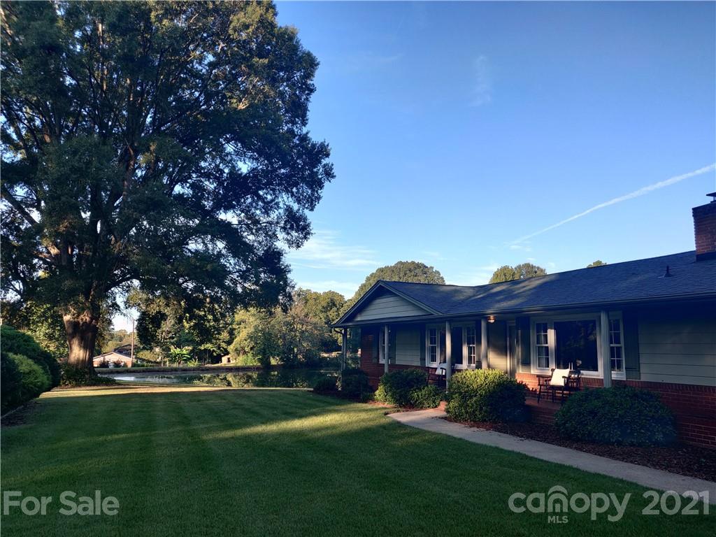 5423 Elizabeth Road Charlotte, NC 28269 - Photo 40 of 41 Gallery Image 40