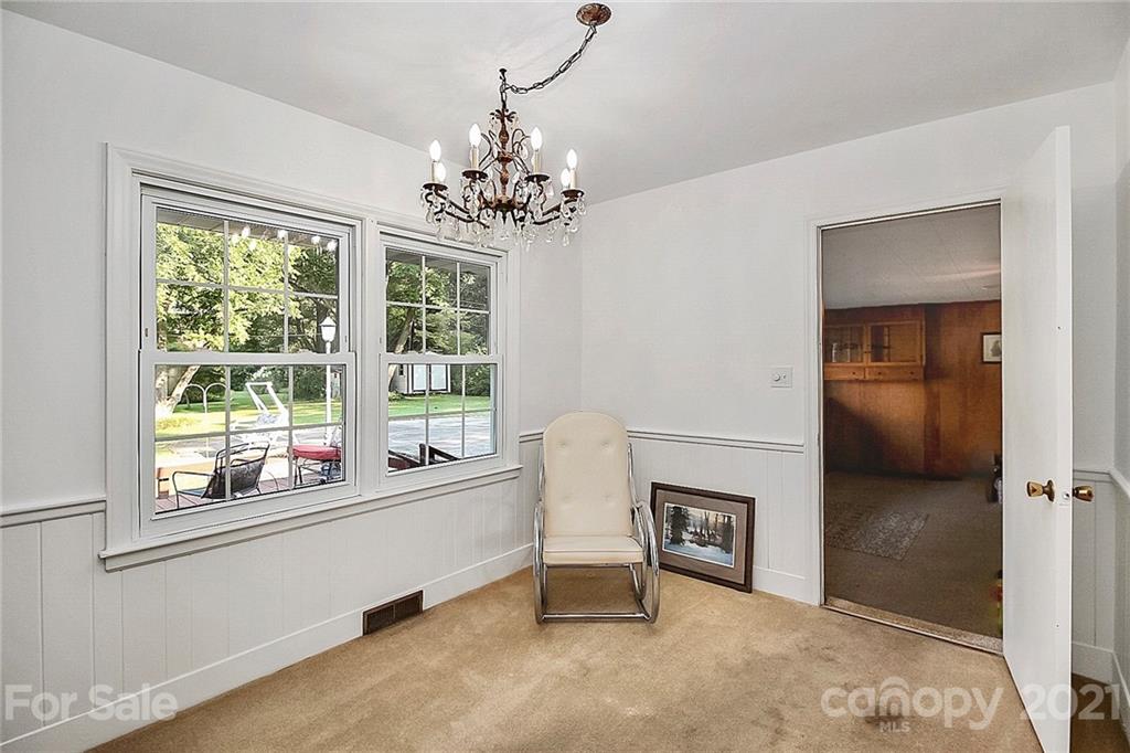 5423 Elizabeth Road Charlotte, NC 28269 - Photo 8 of 41 Gallery Image 8