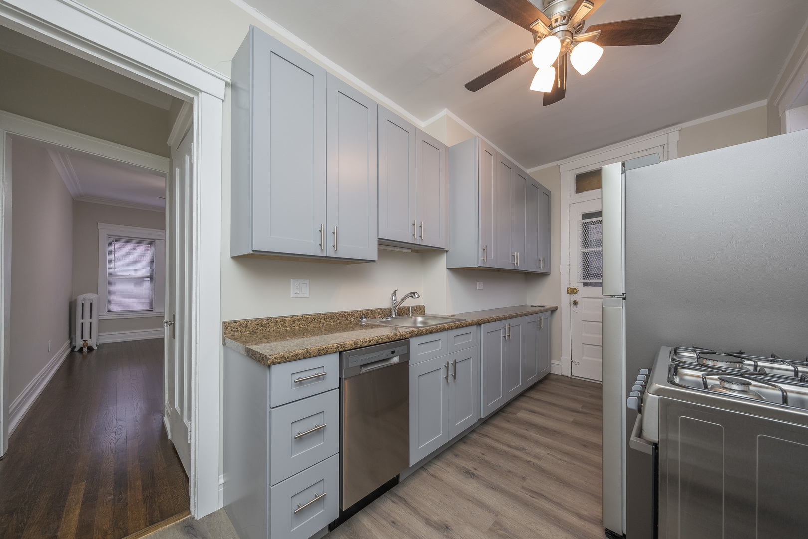 630 West Surf Street, Unit 3A Chicago, IL 60657 - Photo 3 of 13