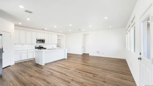 $2,250 | 314 Magalia Lane, Kyle, TX 78640