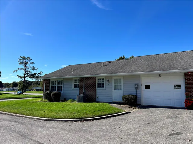 $335,000 | 22 B Guilford Court, Unit 22B, Ridge, NY 11961