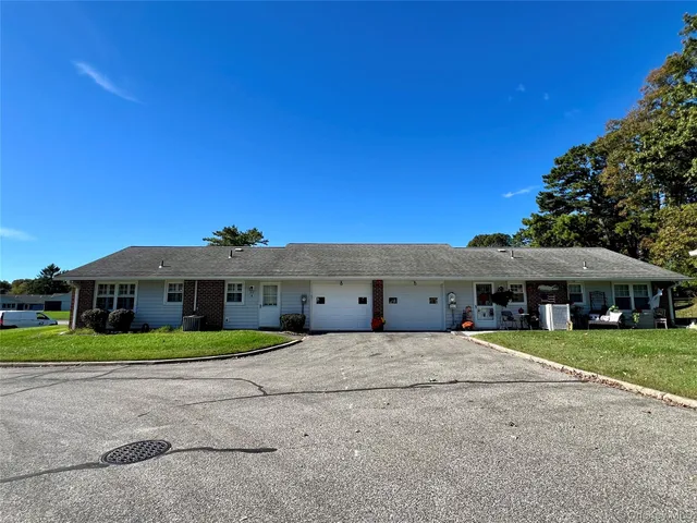 $335,000 | 22 B Guilford Court, Unit 22B, Ridge, NY 11961