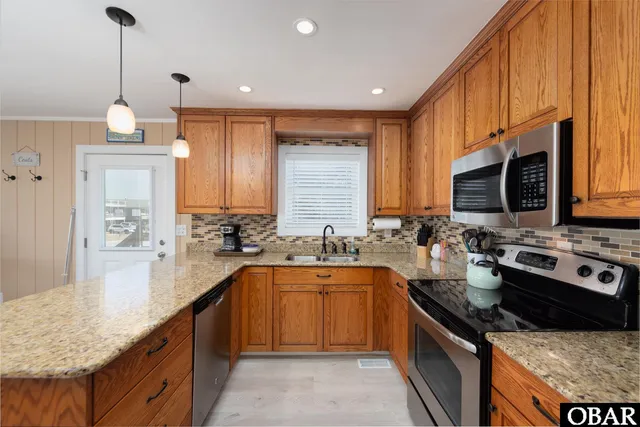 $699,900 | 109 East Meadowlark Street, Kill Devil Hills, NC 27948