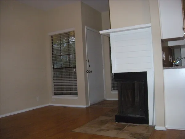 $1,350 | 303 West 35th Street, Unit 203, Austin, TX 78705