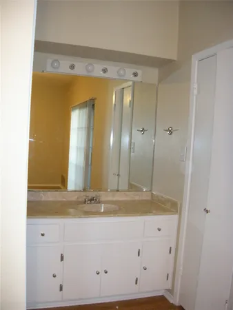 $1,350 | 303 West 35th Street, Unit 203, Austin, TX 78705