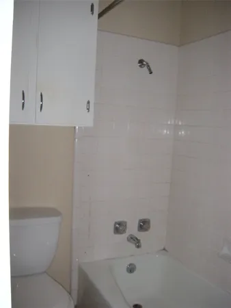 $1,350 | 303 West 35th Street, Unit 203, Austin, TX 78705