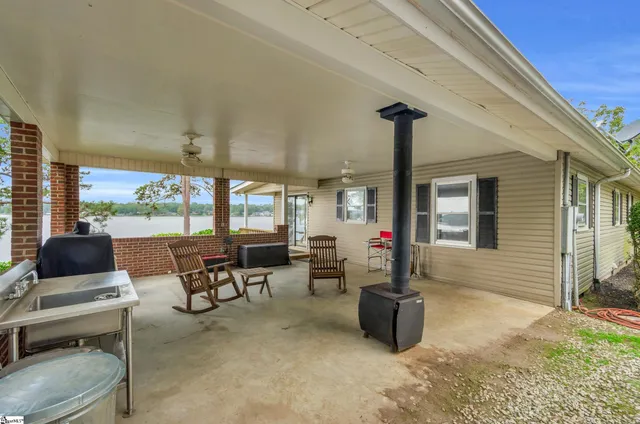 $650,000 | 182 Lake Overlook Road, Waterloo, SC 29384