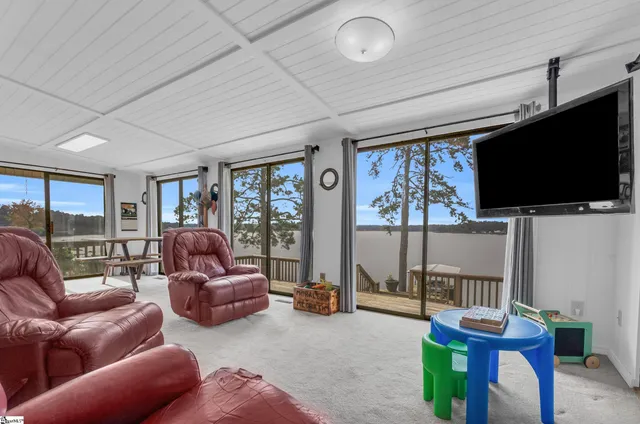 $650,000 | 182 Lake Overlook Road, Waterloo, SC 29384