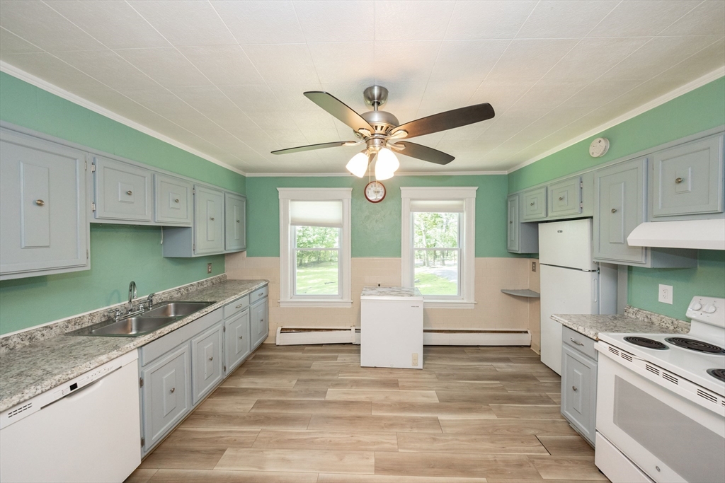 33 Dane Avenue, Unit 1 Worcester, MA 01607 - Photo 4 of 20 Gallery Image 4