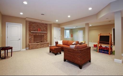 2360 Greenview Road Northbrook, IL 60062 - Photo 7 of 12 a living room with furniture and a flat screen tv