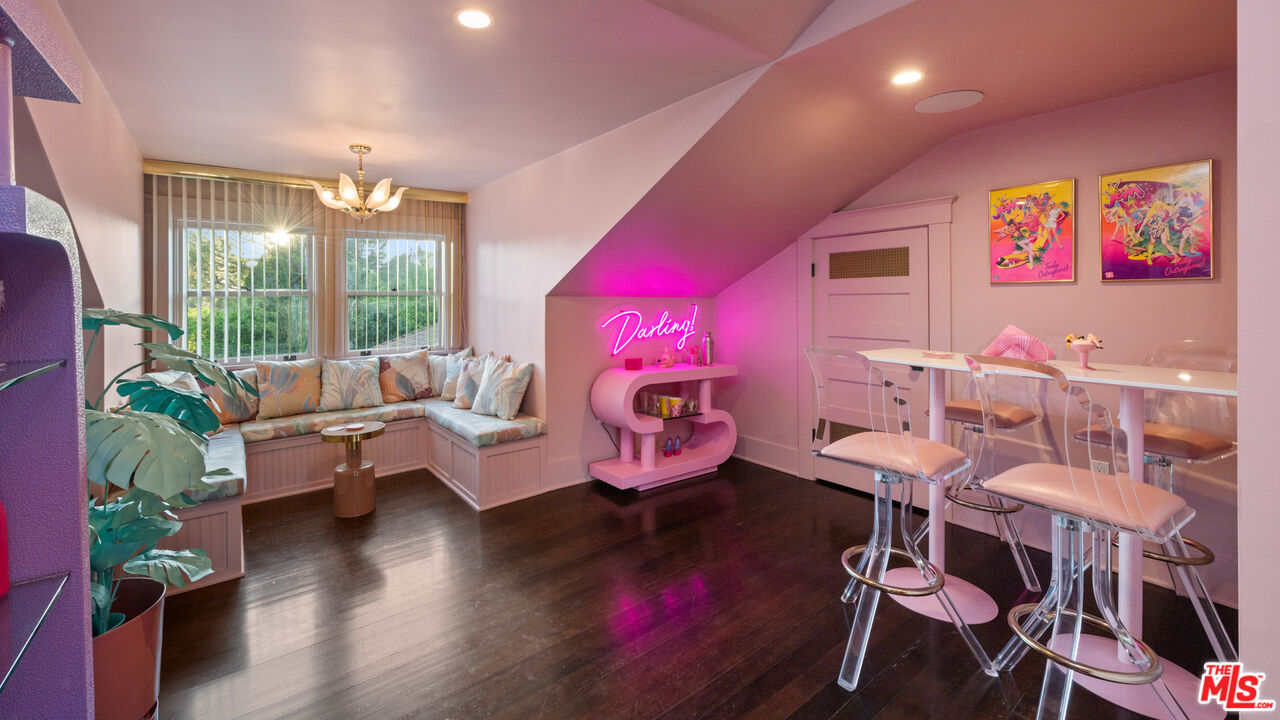 601 South Windsor Boulevard Los Angeles, CA 90005 - Photo 35 of 48 a living room with furniture and wooden floor