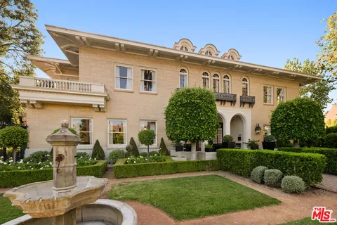 $12,500,000 | 601 South Windsor Boulevard, Los Angeles, CA 90005